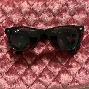 Ray-Ban toddler wayfarer sunglasses